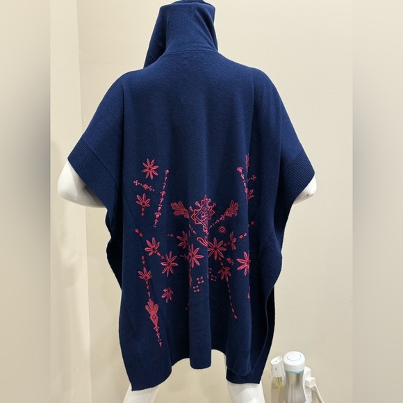 JOHNNY WAS
EMBROIDERED WOOL & CASHMERE
THE CLASSIC CAPE - Picture 9 of 15